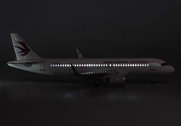 AIRPLANE DIECAST CHINA EASTERN B-I292 AIRBUS A320 NEO WITH LED LIGHT DISPLAY 47CM
