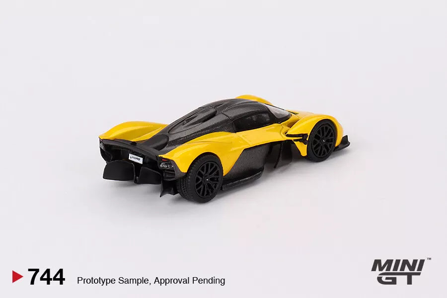 MINI GT ASTON MARTIN VALKYRIE (SUNBURST YELLOW) 1/64 SCALE NO:744