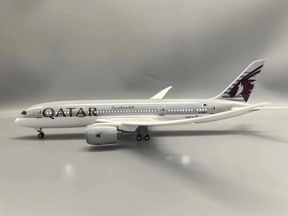 AIRPLANE DIECAST QATAR A7-BCT BOEING 787-9 DREAMLINER WITH LED LIGHT DISPLAY 47CM