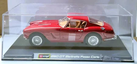 BBURAGO FERRARI 250 GT BERLINETTA PASSO CORTO RED 1/24 DIECAST MODEL CAR (18-96025)
