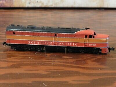 N SCALE ENGINE METAL SOUTHERN PACIFIC(QUALITY PRE OWNED)