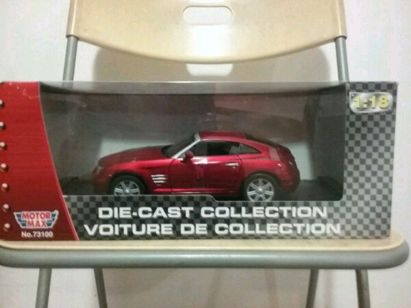 CHRYSLER CROSSFIRE-Motor Max -1-18 Scale Die-Cast Car