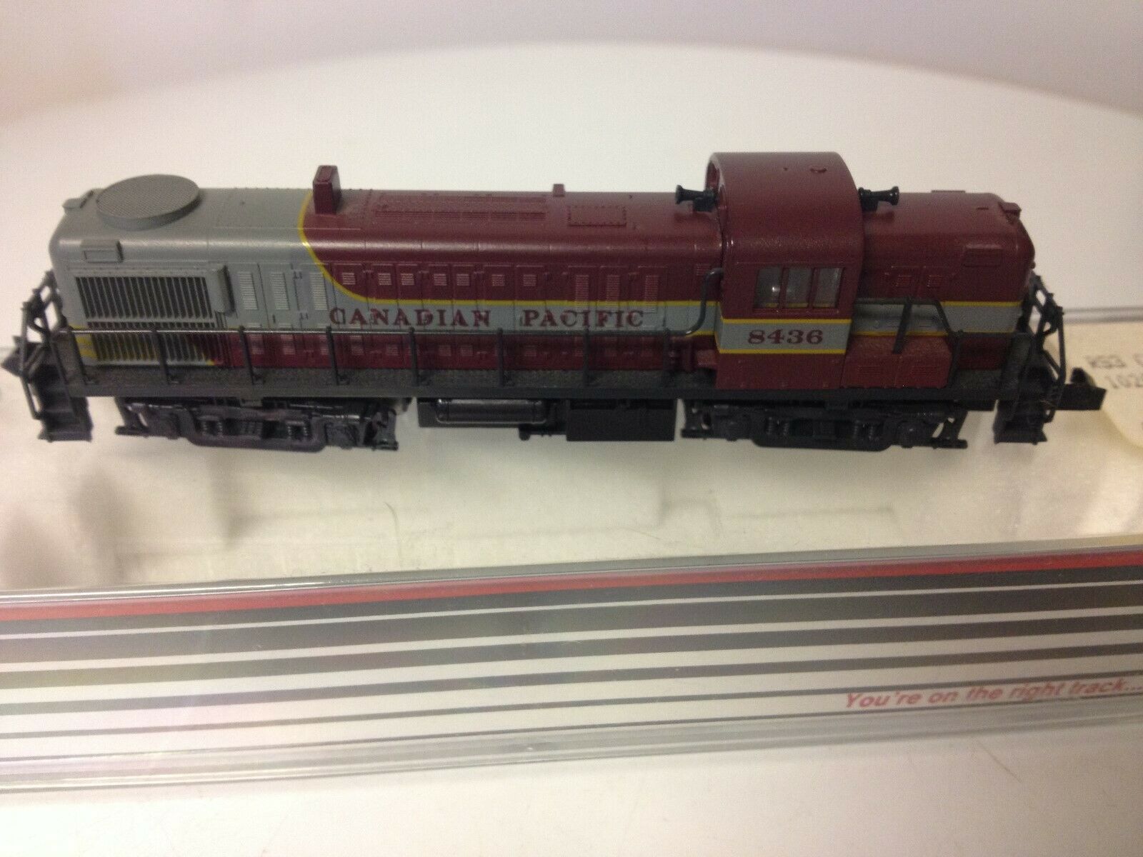 N Scale Canadian Pacific-8436 Engine (Quality Pre Owned)