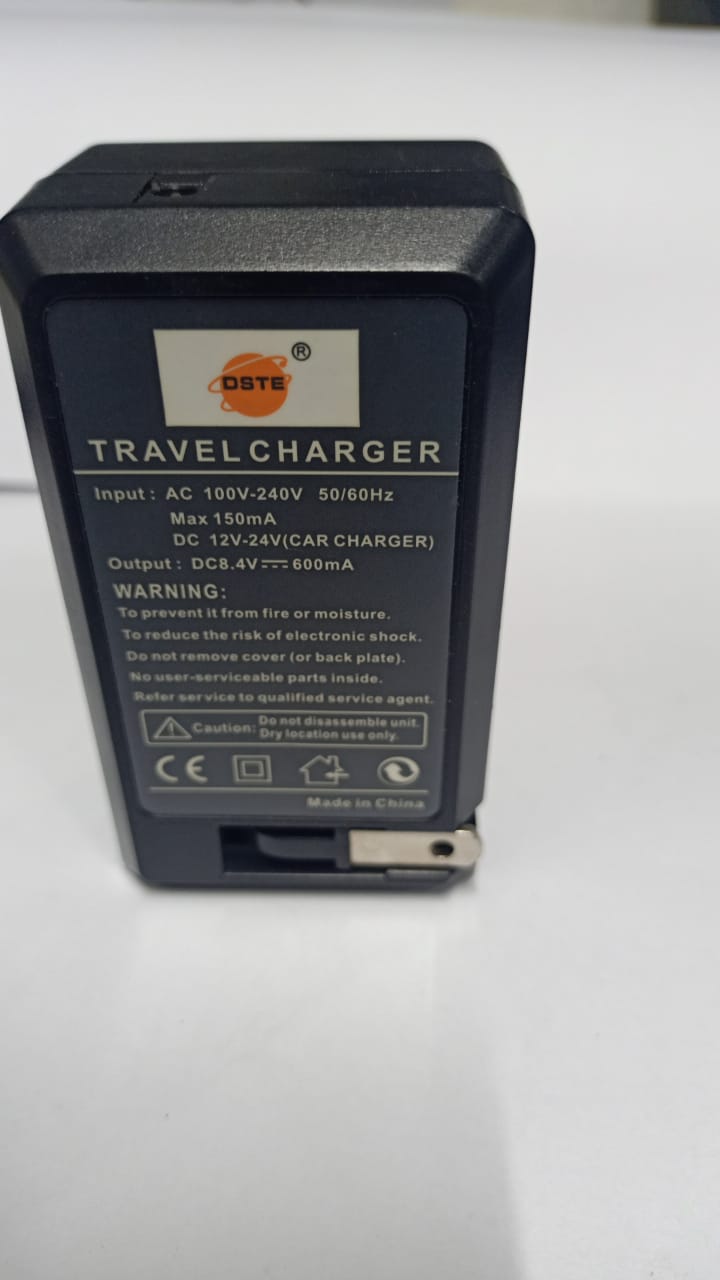 Travel Charger Ac 100-240V Dc 12-24V(Car Charger) Output 8.4V 600Ma-Quality Pre Owned