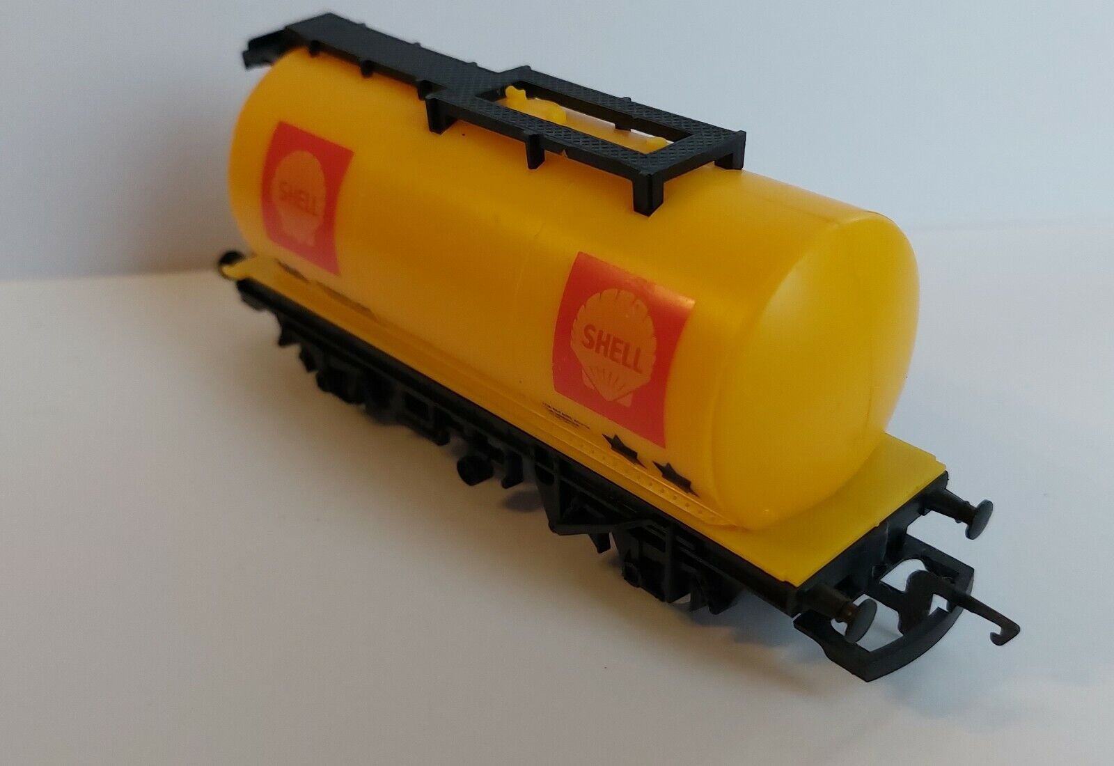 Hornby Railways Oo Gauge Shell Tank Wagon. R132 -Quality Pre Owned