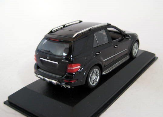 Diecast Minichamps Mercedes Benz ML 63 AMG Black  1/43