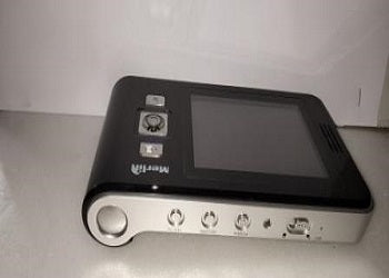HD DVR PORTABLE DVR WITH 1.5 TFT LCD SCREEN(QUALITY PRE OWNED)